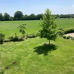 Logis Du Patis Roux Oda ve Kahvaltı 3*