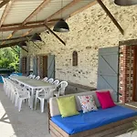 Logis Du Patis Roux Oda ve Kahvaltı