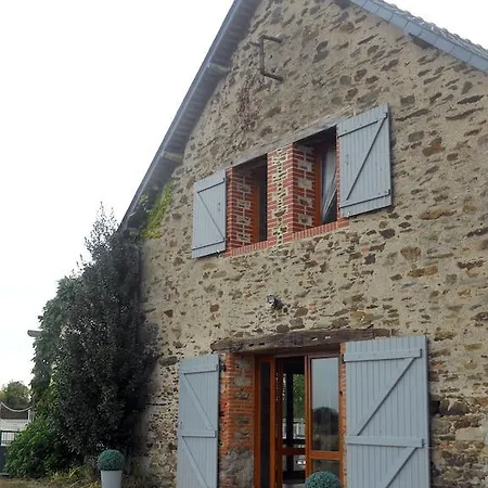 Logis Du Patis Roux 2*