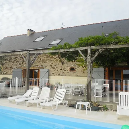 Logis Du Patis Roux Bed & Breakfast