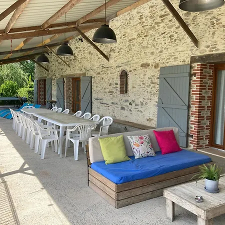 Logis Du Patis Roux Bed & Breakfast