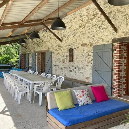 Logis Du Patis Roux Bed and Breakfast