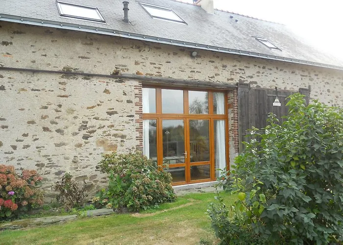 Logis Du Patis Roux Bed and Breakfast