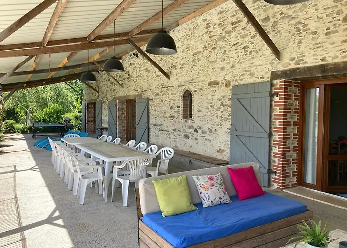 Logis Du Patis Roux Bed and Breakfast